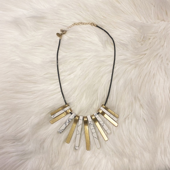 Gold Marble Fan Statement Necklace - Picture 1 of 2